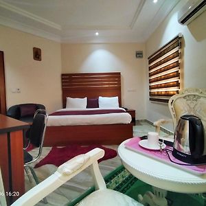 Deluxe Queen Room